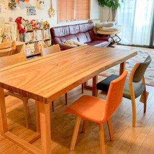 納品事例　三原市S様邸（一枚板、チェア）