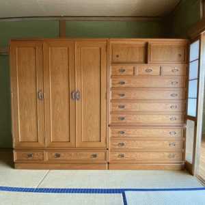 納品事例　三次市D様邸（屋久杉昇りタンス、洋服タンス）