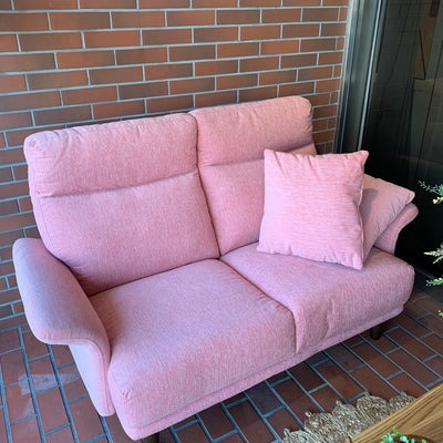 【新着情報】ピンクのソファが入荷致しました！