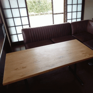 納品事例　福山市Ｏ様邸（テーブル、ソファ）