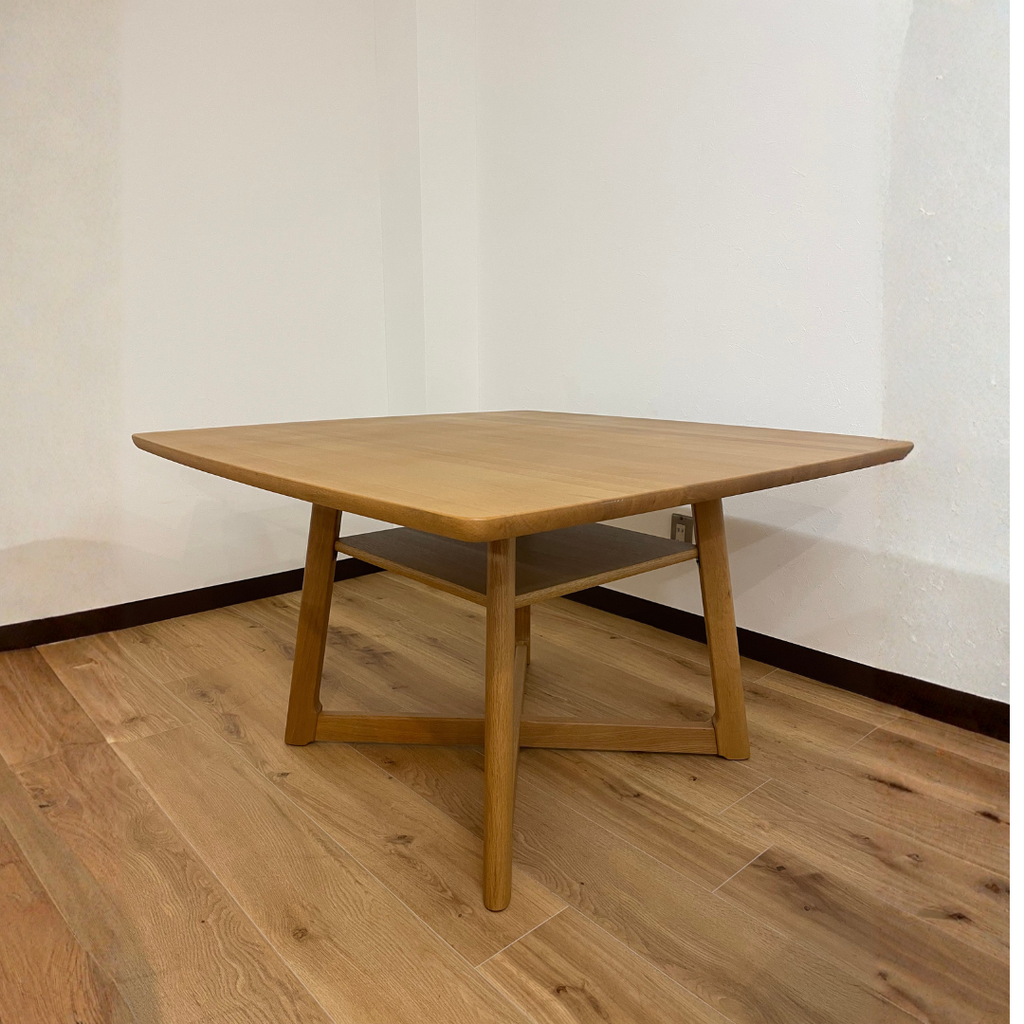 少し低めの楢のダイニングテーブル<br>〔tb044〕