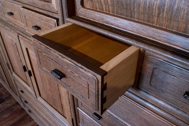 大川家具、鉄刀木（たがやさん）箪笥.引き出し、鍵付き　送料込み 大川家具、鉄刀木（たがやさん）箪笥.引き出し、鍵付き 送料込み