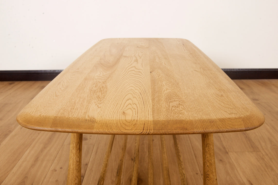 縁に傾斜のあるオークのリビングテーブル〔ltb007〕 – 府中家具の館