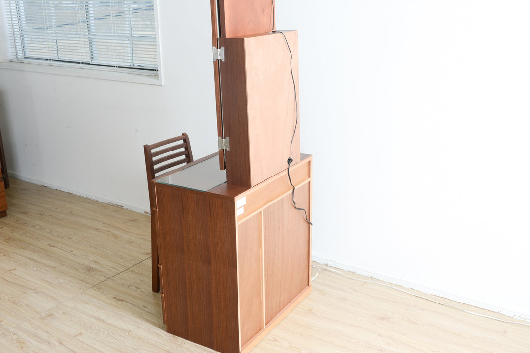 ウォールナットの半三面鏡ドレッサー〔dr005〕 – 府中家具の館