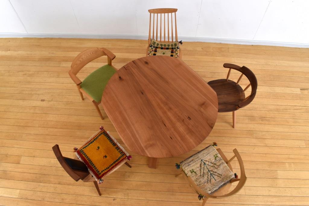 くるみの木の丸テーブル〔tb005〕 – 府中家具の館